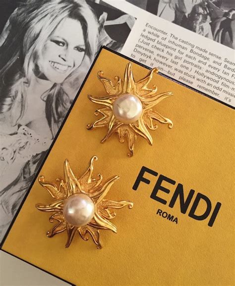 orecchini fendi argento|FENDI F Is Circle Orecchini Argento 8AG745B08F0TH0 con .